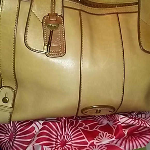 Fossil Handbags - Fossil Reissue Key Included!!!